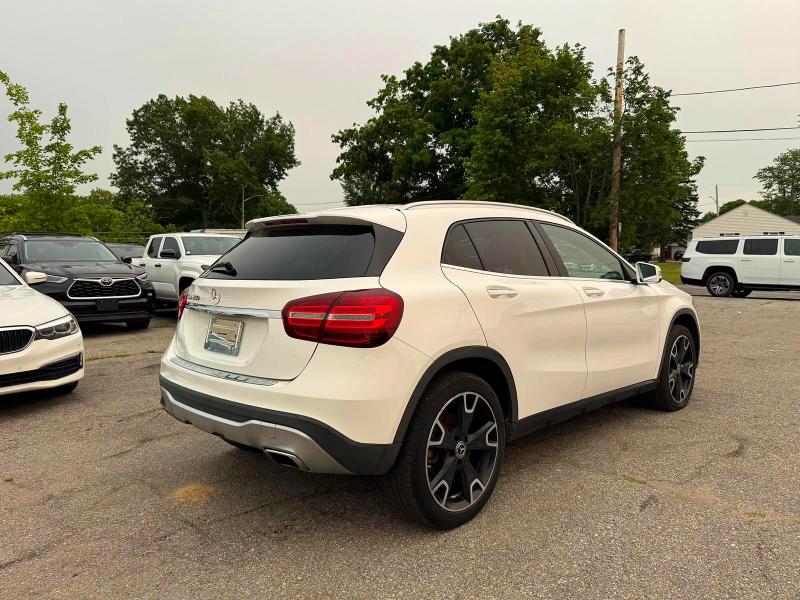 2019 Mercedes-benz VIN WDCTG4EB1KU004669 COPART salvage auction — NORMAL WEAR, IN - CERTIFICATE OF TITLE (P), sold $1,950 on 2026-07-17 (photo 4)