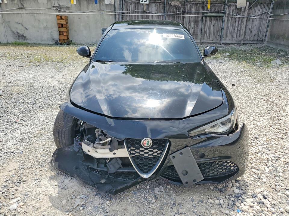 2018 Alfa romeo Giulia VIN ZARFAEDN1J7597314 COPART salvage auction — FRONT END, Fl - Cert Of Title Slvg Rebuildable, sold $1,100 on 2026-08-28 (photo 5)