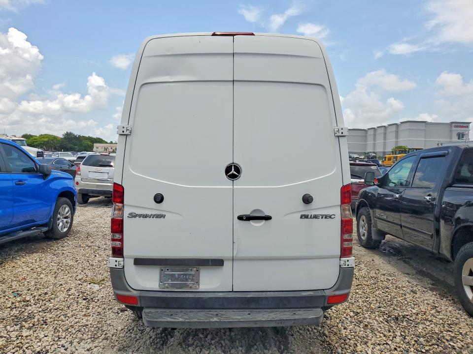 2012 Mercedes-benz Sprinter VIN WD3PE7CC7C5653151 COPART salvage auction — NORMAL WEAR, Fl - Certificate Of Title, sold $250 on 2026-07-28 (photo 6)