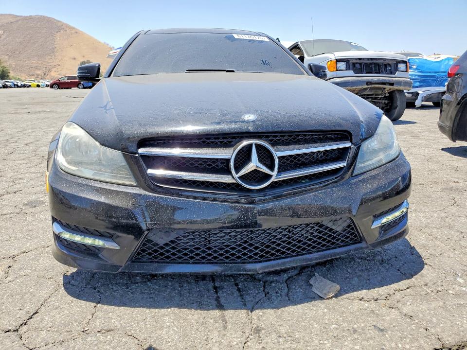 2015 Mercedes-benz C-klasse VIN WDDGJ4HB7FG385734 COPART salvage auction — MINOR DENT/SCRATCHES, Ca - Cert Of Title-Salvaged, sold $1,050 on 2026-07-30 (photo 5)