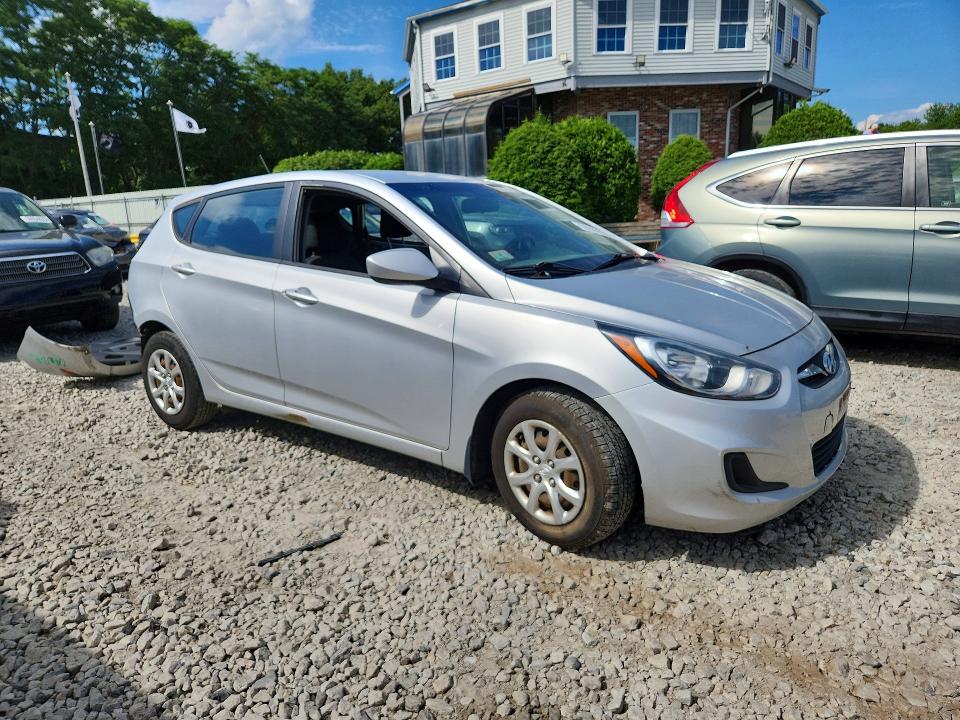 2014 Hyundai Accent VIN KMHCT5AE2EU189712 COPART salvage auction — SIDE, Ma - Cert Of Title-Reconstrctd Coll, sold $125 on 2026-07-29 (photo 4)