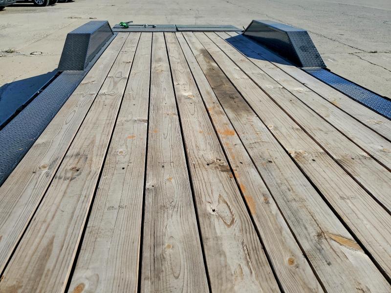 2026 Load trail Unknown VIN 4ZECH2223T1369896 COPART salvage auction — NORMAL WEAR, TN - DIS/DLR/EXP ONLY CLEAN TITLE (P), sold $5,200 on 2026-08-25 (photo 6)