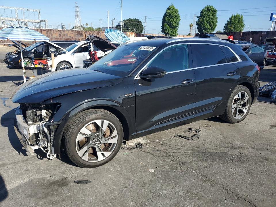 2022 Audi E-tron VIN WA1AAAGE0NB020148 — COPART salvage auction photo