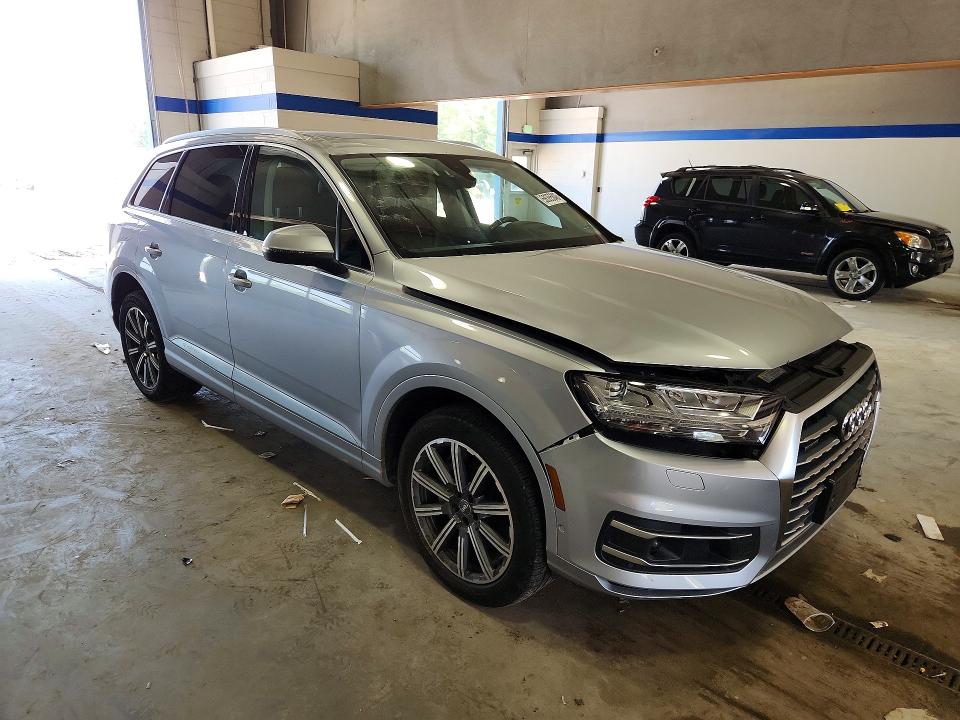 2019 Audi Q7 VIN WA1LHAF77KD021627 COPART salvage auction — FRONT END, VA - CERT OF TITLE - SALVAGE, sold $300 on 2026-07-24 (photo 4)