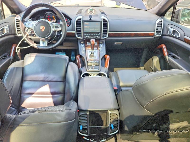 2012 Porsche Cayenne VIN WP1AC2A22CLA83942 COPART salvage auction — MINOR DENT/SCRATCHES, Ir - Non-Repairable, sold $2,800 on 2026-08-11 (photo 8)