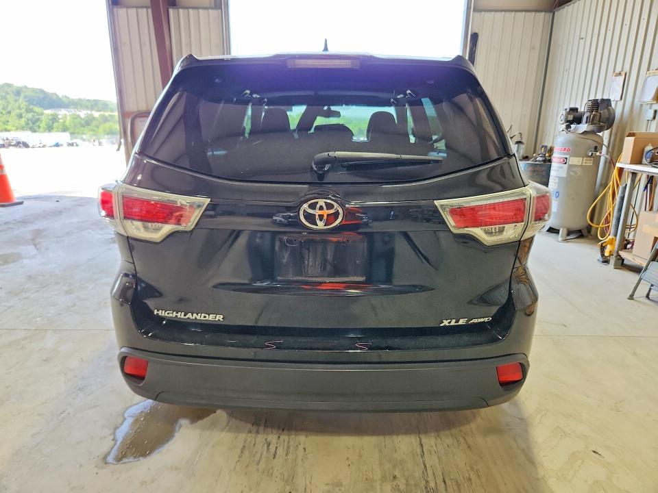 2015 Toyota VIN 5TDJKRFH1FS146610 COPART salvage auction — FRONT END, Pa - Certificate Of Salvage, sold $8,100 on 2026-07-10 (photo 6)