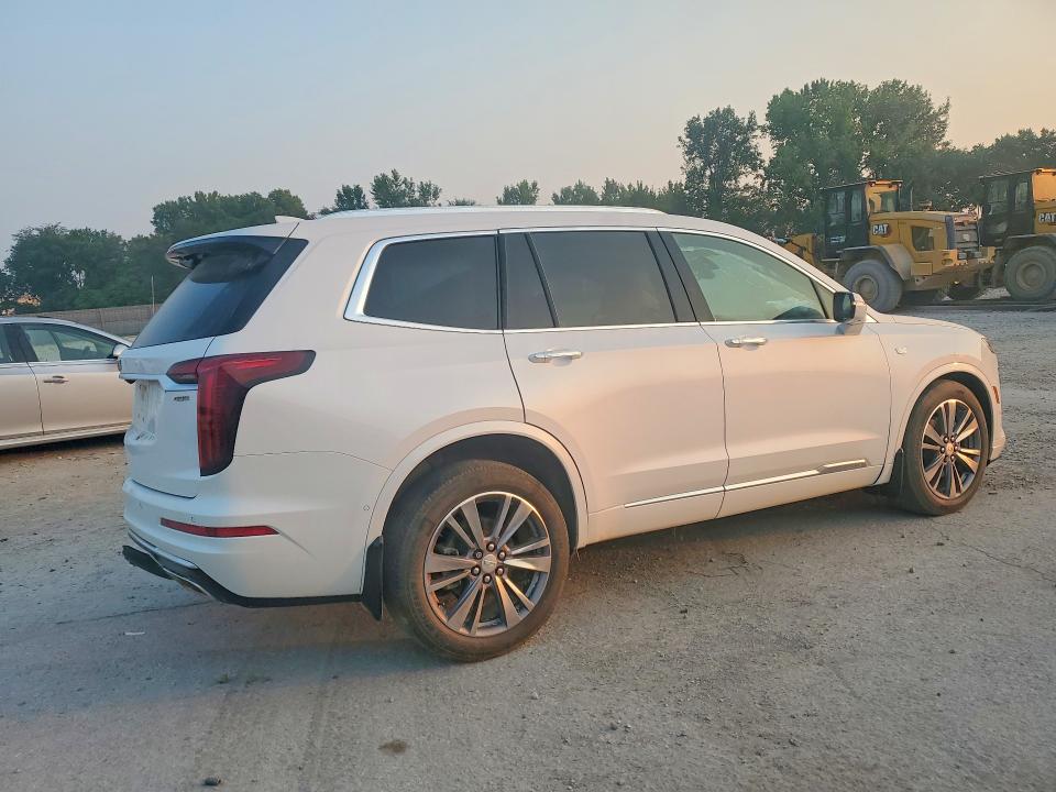 2021 Cadillac Xt6 VIN 1GYKPDRS5MZ114586 COPART salvage auction — FRONT END, IA - CERT OF TITLE-SALVAGE TITLE, sold $0 on 2026-09-28 (photo 3)