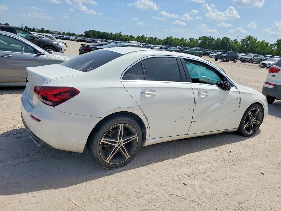 2019 Mercedes-benz A-klasse VIN WDD3G4EB4KW015634 COPART salvage auction — ROLLOVER, Tx - Certificate Of Title (P), sold $5,500 on 2026-08-21 (photo 3)
