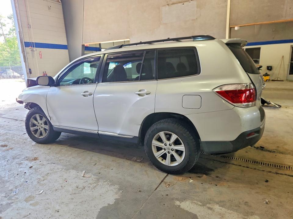 2011 Toyota Highlander VIN 5TDZK3EH1BS047958 COPART salvage auction — FRONT END, VA - CERT OF TITLE - SALVAGE, sold $1,450 on 2026-07-31 (photo 2)