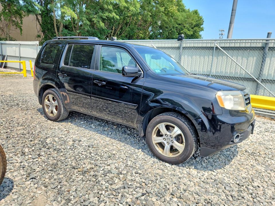 2015 Honda Pilot VIN 5FNYF4H56FB052865 COPART salvage auction — MINOR DENT/SCRATCHES, MA - CERTIFICATE OF TITLE, sold $600 on 2026-07-23 (photo 4)