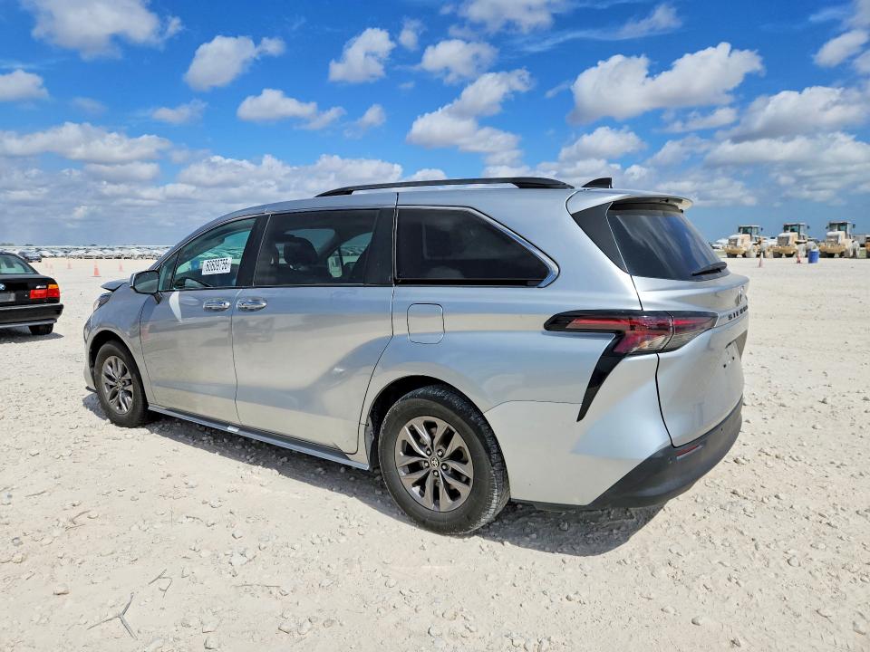 2024 Toyota Sienna VIN 5TDYRKECXRS181593 COPART salvage auction — FRONT END, Tx - Salvage Vehicle Title, sold $16,700 on 2026-08-20 (photo 2)