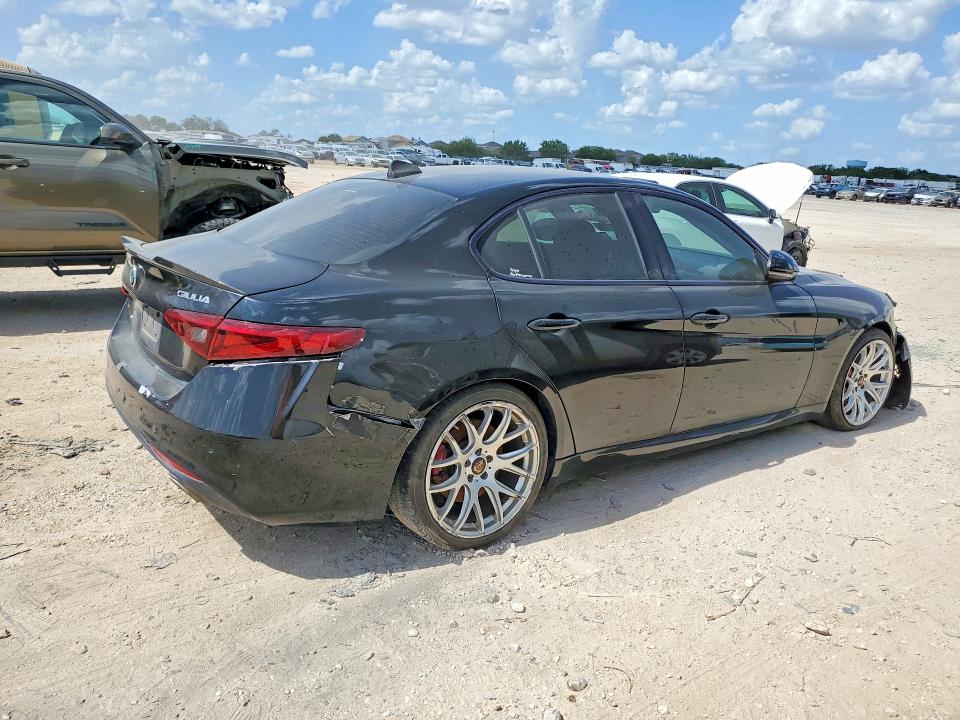 2019 Alfa romeo Giulia VIN ZARFAMBN7K7600909 COPART salvage auction — MINOR DENT/SCRATCHES, Tx - Cert Of Title-Rebuilt Salvage, sold $6,600 on 2026-07-30 (photo 3)