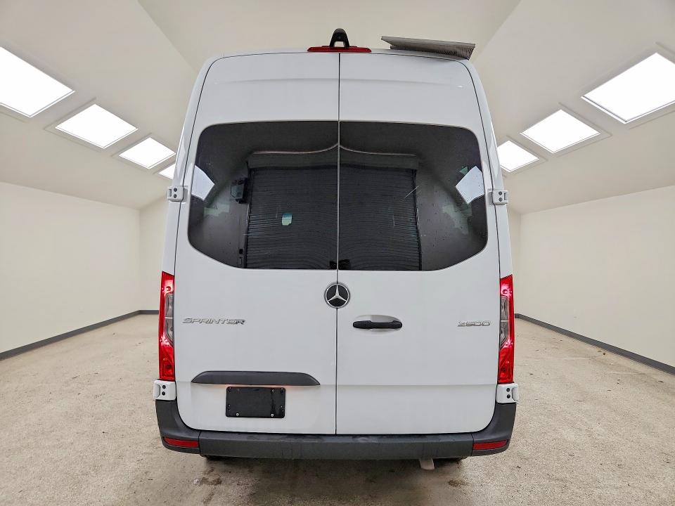 2024 Mercedes-benz Sprinter VIN W1Z4KFHY4RP737240 COPART salvage auction — MINOR DENT/SCRATCHES, LA - CERTIFICATE OF TITLE (P), sold $9,100 on 2026-07-27 (photo 6)