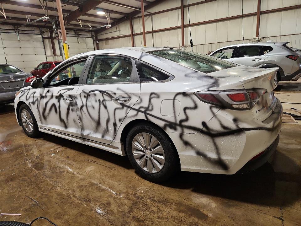2017 Hyundai Sonata VIN KMHE24L18HA044180 COPART salvage auction — VANDALISM, PA - CERT OF SALV-R=RECONSTRUCTED, sold $1,700 on 2026-07-31 (photo 2)