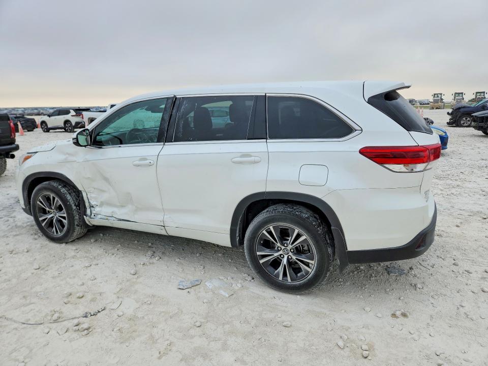 2018 Toyota Highlander VIN 5TDZZRFH6JS266720 COPART salvage auction — SIDE, TX - SALVAGE VEHICLE TITLE, sold $7,100 on 2026-07-23 (photo 2)