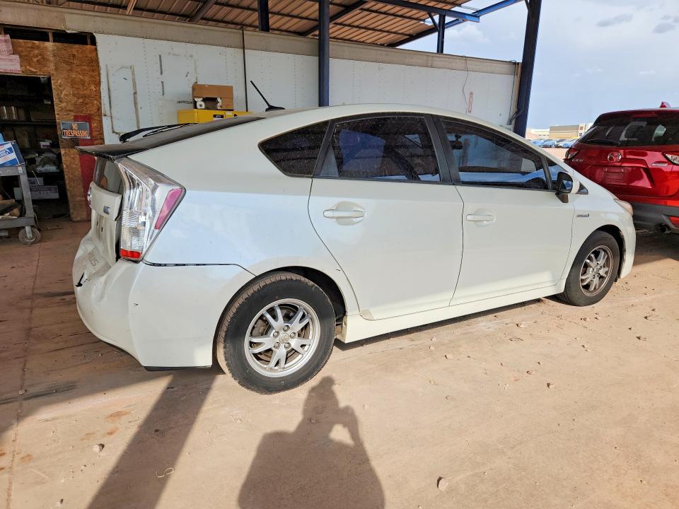 2010 Toyota Prius VIN JTDKN3DU3A1305674 COPART salvage auction — REAR END, AZ - CERT OF TITLE - SALVAGE, sold $200 on 2026-07-21 (photo 3)