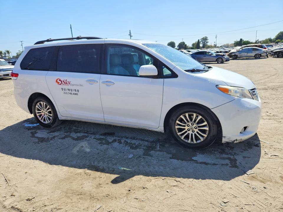 2011 Toyota Sienna VIN 5TDYK3DC7BS021513 COPART salvage auction — MINOR DENT/SCRATCHES, CA - DIS/DLR/EXP ONLY CLEAN TITLE, sold $925 on 2026-07-16 (photo 4)