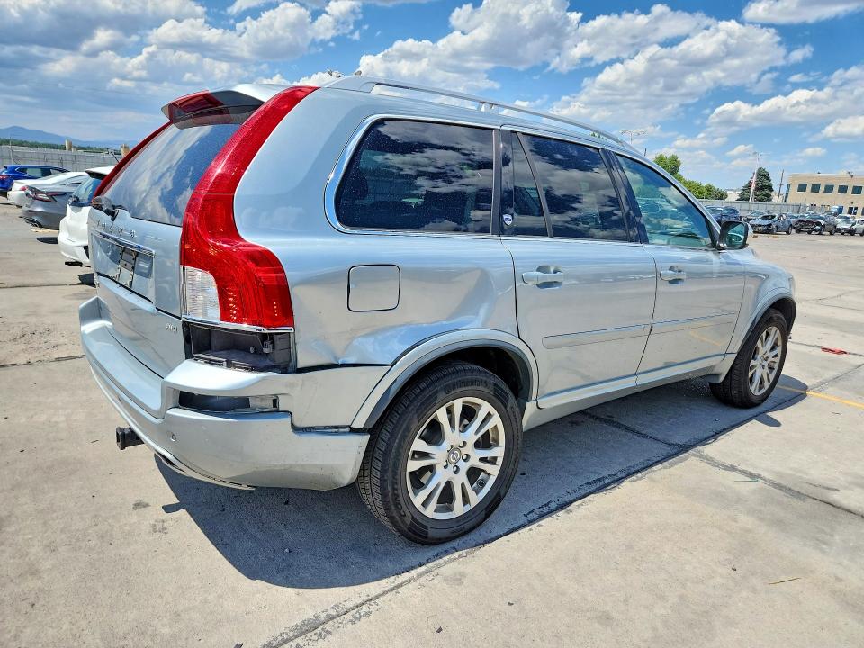 2014 Volvo Xc90 VIN YV4952CZ1E1688698 COPART salvage auction — REAR END, Co - Salvage Title, sold $725 on 2026-08-10 (photo 3)