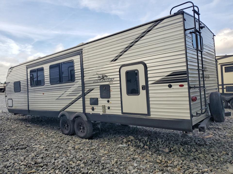 2025 Jayc Jay flight VIN 1UJBC0BSXS17M0067 COPART salvage auction — VANDALISM, GA - CERT OF TITLE-SALVAGE, sold $9,900 on 2026-10-01 (photo 2)