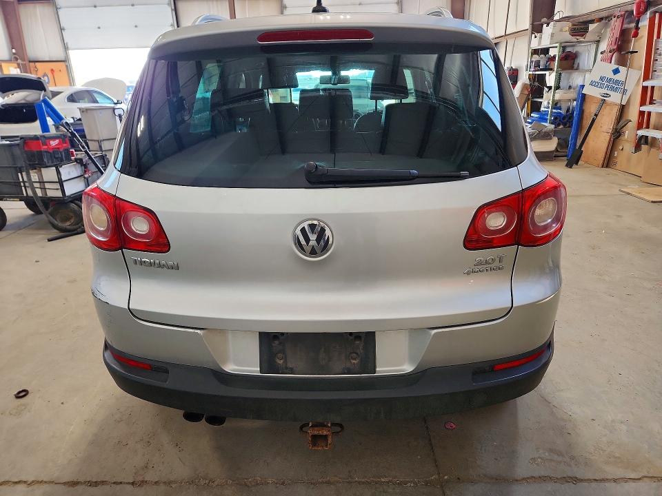 2011 Volkswagen Tiguan VIN WVGBV7AX4BW538730 COPART salvage auction — FRONT END, AB - OOP - ACTIVE, sold $400 on 2026-08-13 (photo 6)