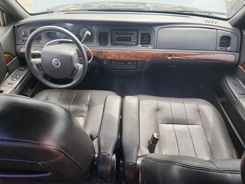 2007 Mercury Grand marquis VIN 2MEHM75W27X616855 COPART salvage auction — MINOR DENT/SCRATCHES, OR - DIS/DLR/EXP ONLY CLEAN TITLE, sold $475 on 2026-07-28 (photo 8)