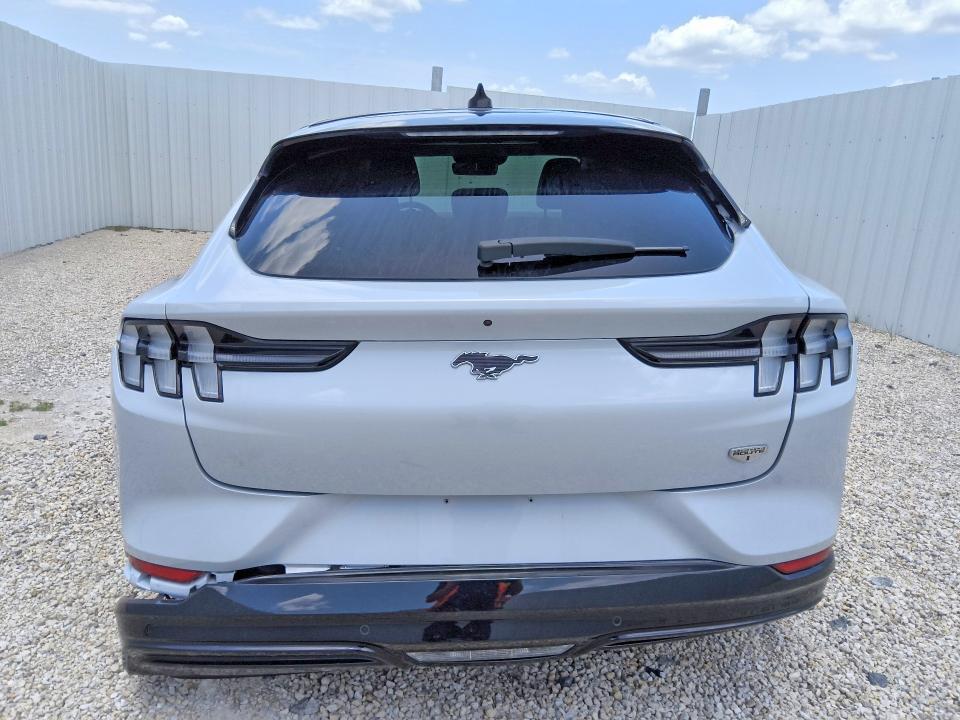 2021 Ford Mustang mach-e VIN 3FMTK2R72MMA08926 COPART salvage auction — REAR END, FL - CERTIFICATE OF TITLE, sold $3,200 on 2026-07-28 (photo 6)