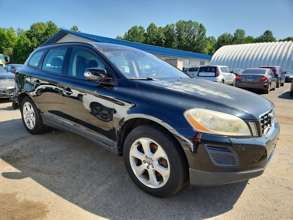2013 Volvo Xc60 VIN YV4940DZ6D2452546 COPART salvage auction — MINOR DENT/SCRATCHES, CT - CERTIFICATE OF TITLE (P), sold $1,550 on 2026-07-27 (photo 4)