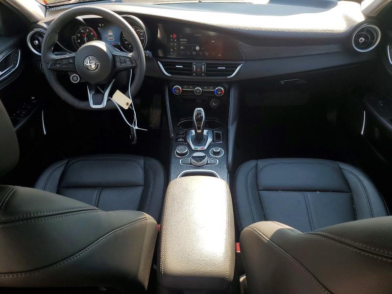 2021 Alfa romeo Giulia VIN ZARFAMAN1M7647552 COPART salvage auction — WATER/FLOOD, NJ - CERT OF TITLE-SALVAGE FLOOD, sold $4,100 on 2026-09-01 (photo 8)