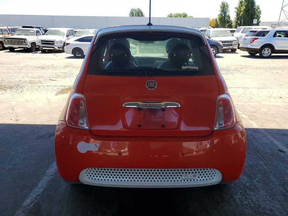 2015 Fiat 500 VIN 3C3CFFGEXFT652916 COPART salvage auction — MINOR DENT/SCRATCHES, Ca - Dis/Dlr/Exp Only Clean Title, sold $700 on 2026-08-04 (photo 6)