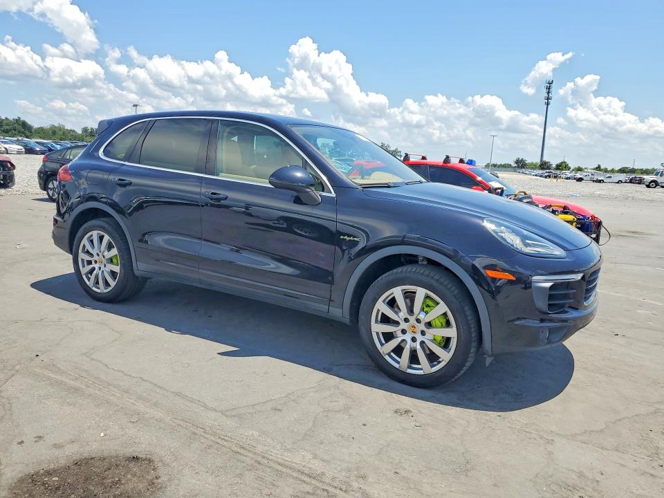 2016 Porsche Cayenne VIN WP1AE2A26GLA62575 COPART salvage auction — MINOR DENT/SCRATCHES, Nj - Certificate Of Title, sold $9,200 on 2026-09-04 (photo 4)
