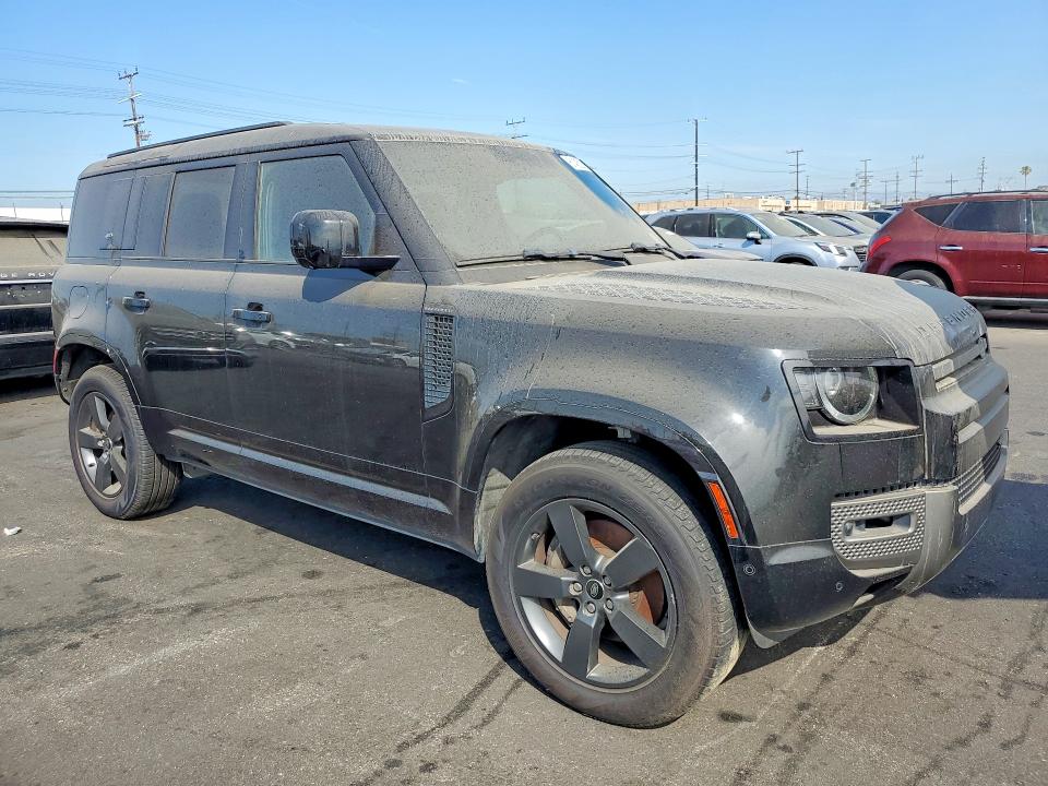 2022 Land rover Defender VIN SALE27RU8N2101158 COPART salvage auction — MINOR DENT/SCRATCHES, Ca - Dis/Dlr/Exp Only Clean Title, sold $10,300 on 2026-07-27 (photo 4)