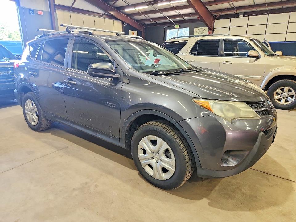 2015 Toyota Rav 4 VIN JTMBFREVXFJ040217 COPART salvage auction — MINOR DENT/SCRATCHES, NH - CERTIFICATE OF TITLE, sold $4,950 on 2026-07-31 (photo 4)