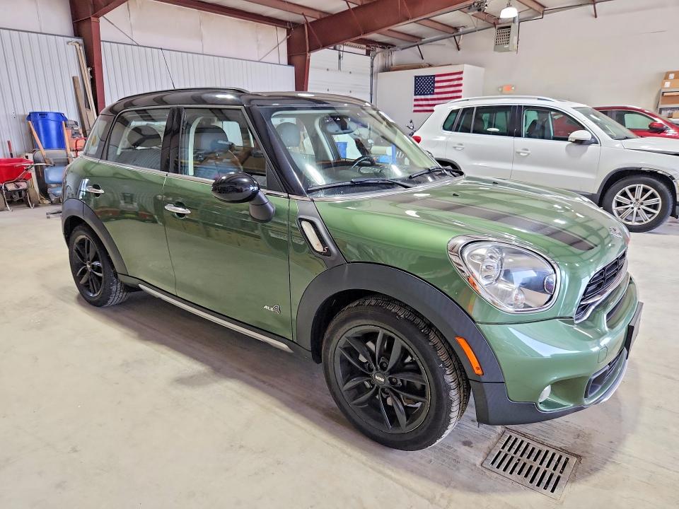 2016 Mini Cooper VIN WMWZC5C59GWU01490 COPART salvage auction — MINOR DENT/SCRATCHES, PA - CERT OF TITLE (P), sold $3,150 on 2026-07-24 (photo 4)