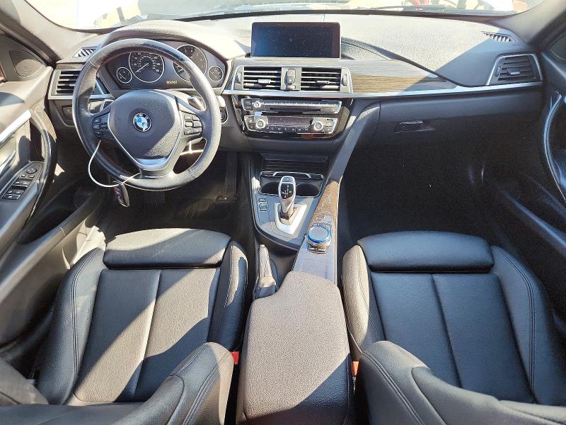2018 BMW 3er VIN WBA8B9C54JEE81464 COPART salvage auction — WATER/FLOOD, AZ - CERT OF TITLE - SALVAGE, sold $3,550 on 2026-08-21 (photo 8)