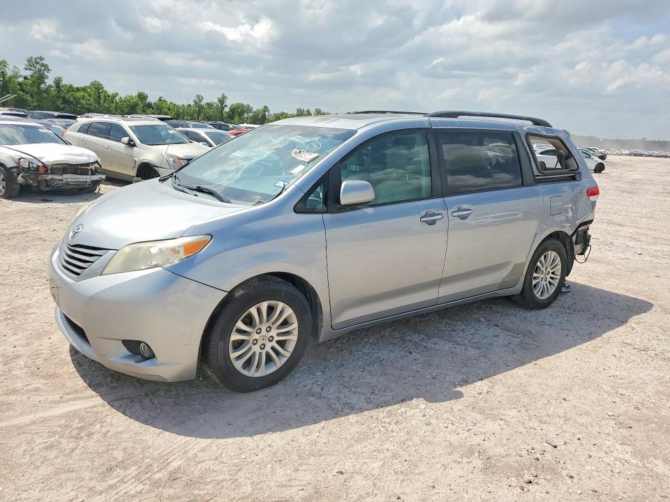 2013 Toyota Sienna VIN 5TDYK3DC9DS394118 COPART salvage auction — REAR END, Tx - Salvage Vehicle Title, sold $1,550 on 2026-07-17 (photo 1)