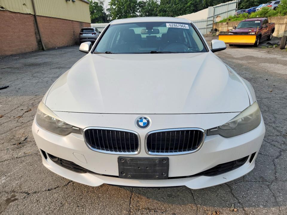 2013 BMW 3er VIN WBA3B5C5XDF592972 COPART salvage auction — SIDE, Ny - Mv-907A Salvage Certificate, sold $1,000 on 2026-08-03 (photo 5)