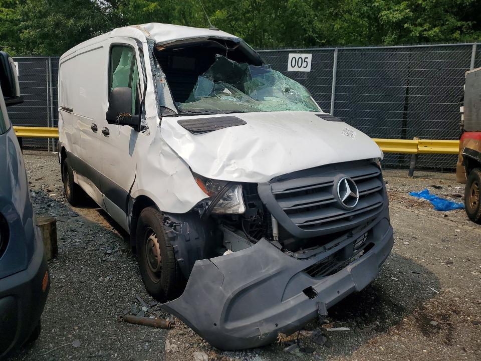 2022 Mercedes-benz Sprinter VIN W1Y70BGY3NT087934 COPART salvage auction — ROLLOVER, TN - CERTIFICATE OF TITLE, sold $300 on 2026-07-28 (photo 4)