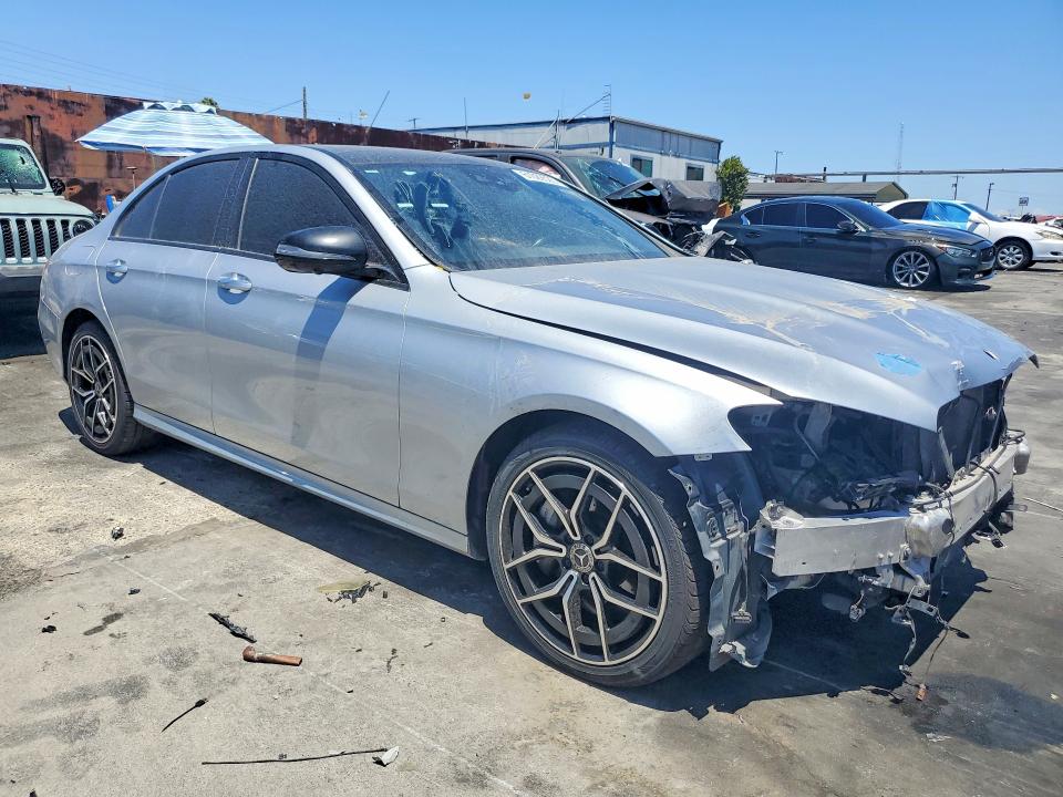 2022 Mercedes-benz E-class VIN W1KZF8EB5NB020387 COPART salvage auction — FRONT END, Ut - Dis/Dlr/Exp Only Salvage Title, sold $14,000 on 2026-07-29 (photo 4)