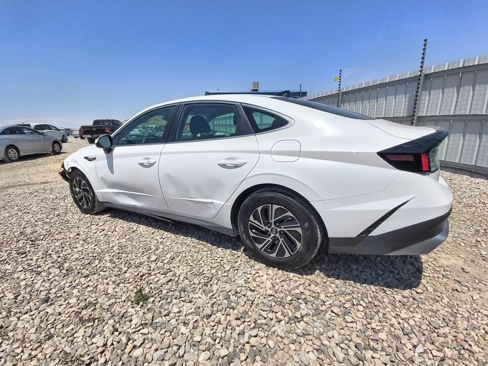 2026 Hyundai Sonata hybrid VIN KMHL24JJ2TA157707 COPART salvage auction — FRONT END, UT - CERTIFICATE OF TITLE, sold $11,800 on 2026-07-27 (photo 2)