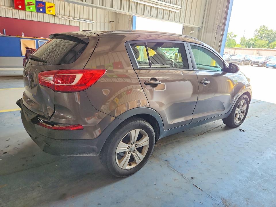 2011 Kia Sportage VIN KNDPBCA2XB7052773 COPART salvage auction — MECHANICAL, Mt - Certificate Of Title, sold $1,300 on 2026-07-20 (photo 3)