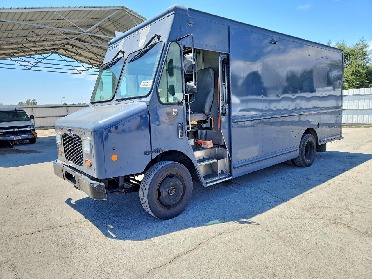 2020 Freightliner Chassis VIN 4UZAC2EA4LCMK2991 — COPART salvage auction photo
