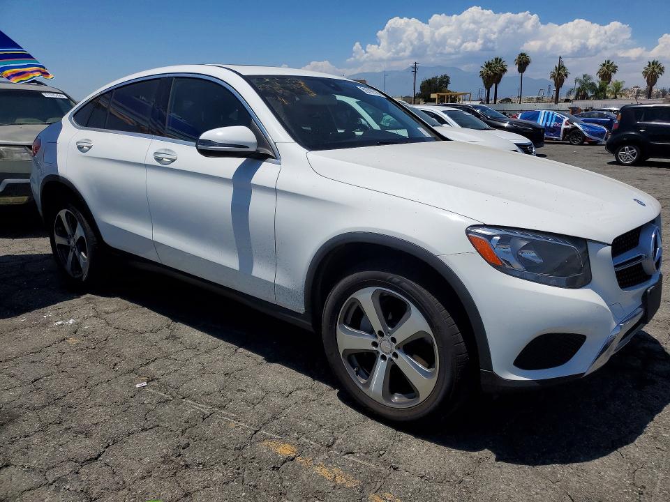 2017 Mercedes-benz Glc VIN WDC0J4KB6HF155724 COPART salvage auction — MINOR DENT/SCRATCHES, Ca - Certificate Of Title (P), sold $11,500 on 2026-07-20 (photo 4)