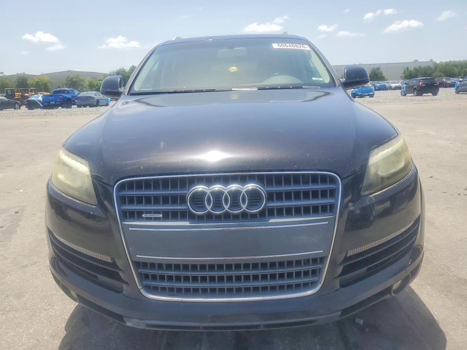 2015 Audi Q7 VIN WA1LMAFE9FD007938 COPART salvage auction — MINOR DENT/SCRATCHES, FL - CERTIFICATE OF TITLE, sold $450 on 2026-07-28 (photo 5)