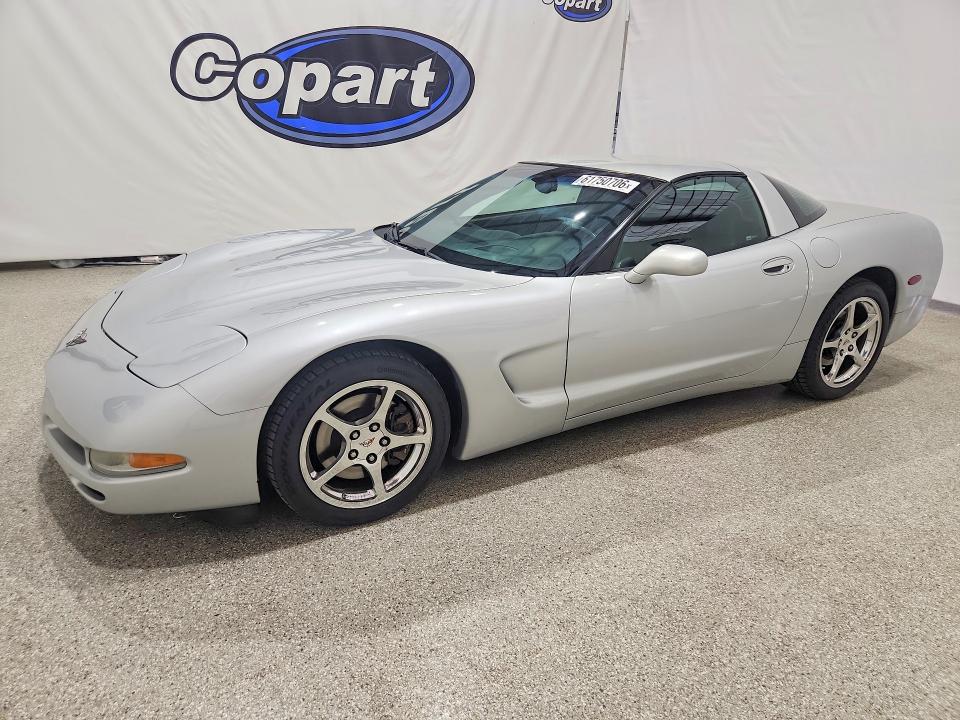 2003 Chevrolet Corvette VIN 1G1YY22GX35118977 COPART salvage auction — MINOR DENT/SCRATCHES, CA - DIS/DLR/EXP ONLY CLEAN TITLE, sold $7,600 on 2026-07-28 (photo 1)