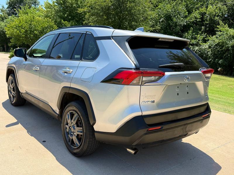 2019 Toyota Rav4 VIN JTMF1RFV3KJ005186 COPART salvage auction — MINOR DENT/SCRATCHES, Ok - Certificate Of Title (P), sold $8,200 on 2026-07-23 (photo 3)