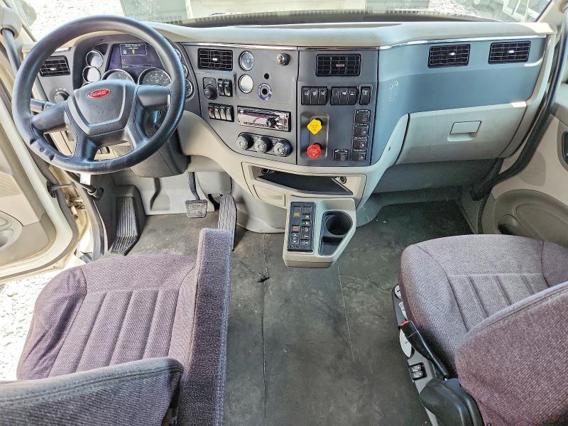 2018 Peterbilt All models VIN 1XPBDP9XXJD441312 COPART salvage auction — NORMAL WEAR, CZ, sold $7,900 on 2026-09-08 (photo 8)
