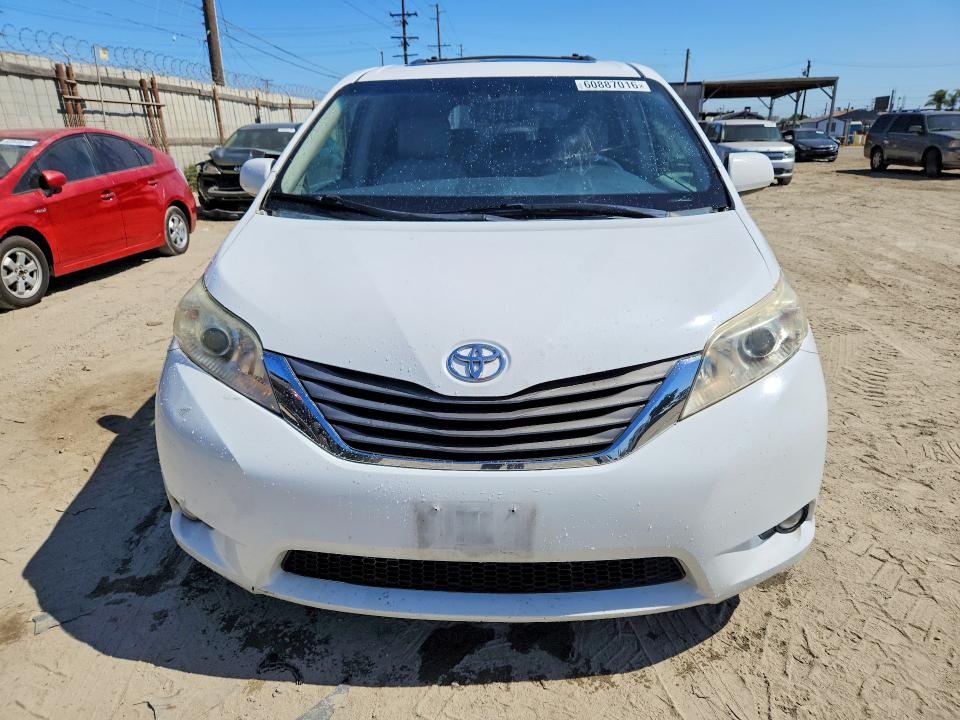 2011 Toyota Sienna VIN 5TDYK3DC7BS021513 COPART salvage auction — MINOR DENT/SCRATCHES, CA - DIS/DLR/EXP ONLY CLEAN TITLE, sold $925 on 2026-07-16 (photo 5)