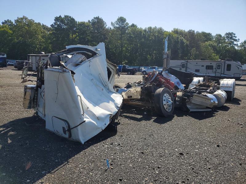 2013 Kenworth Construction VIN 1XKWD49X7DJ369447 COPART salvage auction — ALL OVER, TX - NONREPAIRABLE TITLE, sold $175 on 2026-09-03 (photo 2)