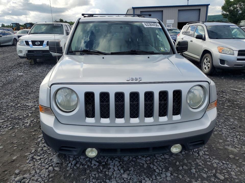 2011 Jeep Patriot VIN 1J4NF1GB9BD276619 COPART salvage auction — MINOR DENT/SCRATCHES, PA - CERT OF TITLE, sold $1,350 on 2026-08-12 (photo 5)