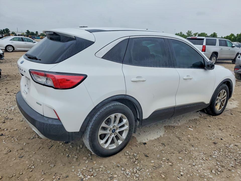 2020 Ford Escape VIN 1FMCU0G61LUB66449 COPART salvage auction — NORMAL WEAR, Tx - Certificate Of Title (P), sold $5,000 on 2026-08-15 (photo 3)